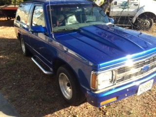 1985 chevrolet s10 blazer lowered cowl hood runs great!!!