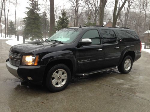 2007 z71 suburban 4wd ( 4) leather buckets dvd navigation back up camera