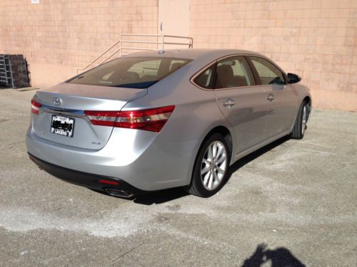 2013 toyota avalon xle sedan 4-door 3.5l