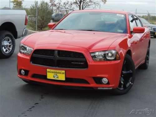 2014 rt new 5.7l v8 16v automatic rwd sedan