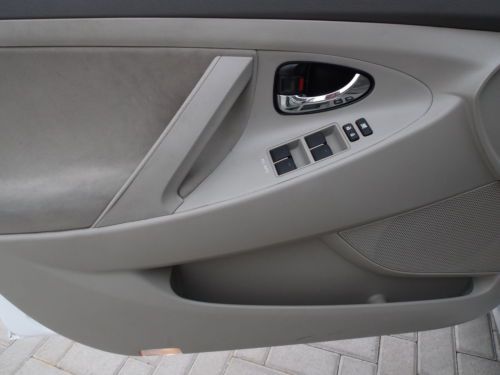 LE Camry 4DR Sedan 2 Owner NO RESERVE, image 18