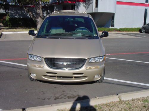 CHRYSLER TOWN & COUNTRY LIMITED HANDICAPPED WHEELCHAIR LIFT VAN LEATHER 99 PICS, US $10,250.00, image 4