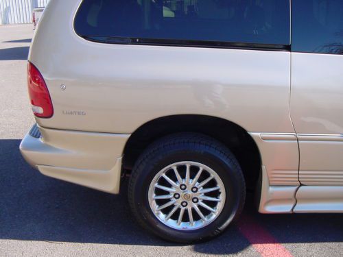 CHRYSLER TOWN & COUNTRY LIMITED HANDICAPPED WHEELCHAIR LIFT VAN LEATHER 99 PICS, US $10,250.00, image 10