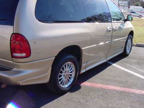CHRYSLER TOWN & COUNTRY LIMITED HANDICAPPED WHEELCHAIR LIFT VAN LEATHER 99 PICS, US $10,250.00, image 12