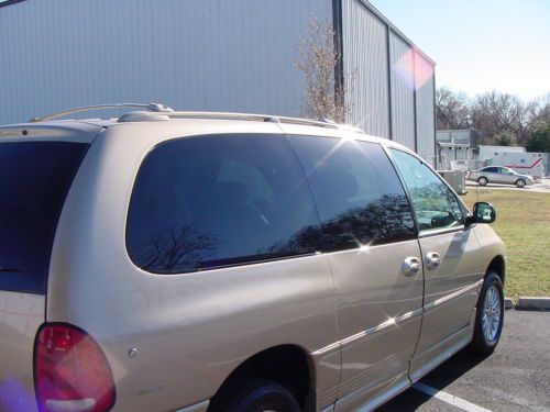 CHRYSLER TOWN & COUNTRY LIMITED HANDICAPPED WHEELCHAIR LIFT VAN LEATHER 99 PICS, US $10,250.00, image 13