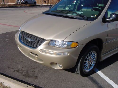 CHRYSLER TOWN & COUNTRY LIMITED HANDICAPPED WHEELCHAIR LIFT VAN LEATHER 99 PICS, US $10,250.00, image 19