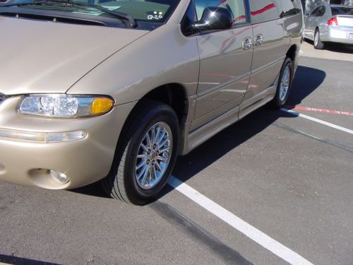 CHRYSLER TOWN & COUNTRY LIMITED HANDICAPPED WHEELCHAIR LIFT VAN LEATHER 99 PICS, US $10,250.00, image 20