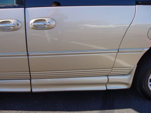 CHRYSLER TOWN & COUNTRY LIMITED HANDICAPPED WHEELCHAIR LIFT VAN LEATHER 99 PICS, US $10,250.00, image 25