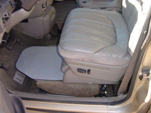 CHRYSLER TOWN & COUNTRY LIMITED HANDICAPPED WHEELCHAIR LIFT VAN LEATHER 99 PICS, US $10,250.00, image 49