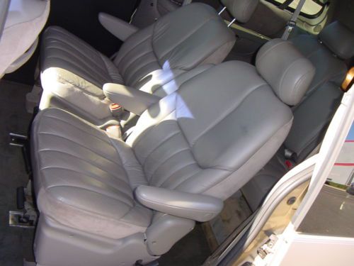 CHRYSLER TOWN & COUNTRY LIMITED HANDICAPPED WHEELCHAIR LIFT VAN LEATHER 99 PICS, US $10,250.00, image 53