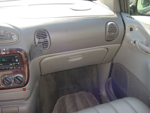 CHRYSLER TOWN & COUNTRY LIMITED HANDICAPPED WHEELCHAIR LIFT VAN LEATHER 99 PICS, US $10,250.00, image 56