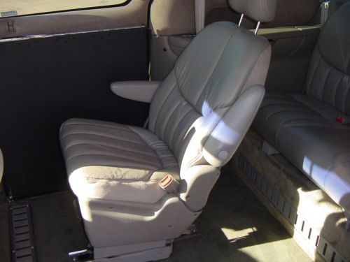 CHRYSLER TOWN & COUNTRY LIMITED HANDICAPPED WHEELCHAIR LIFT VAN LEATHER 99 PICS, US $10,250.00, image 61