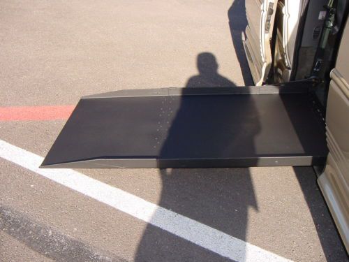 CHRYSLER TOWN & COUNTRY LIMITED HANDICAPPED WHEELCHAIR LIFT VAN LEATHER 99 PICS, US $10,250.00, image 62