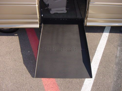 CHRYSLER TOWN & COUNTRY LIMITED HANDICAPPED WHEELCHAIR LIFT VAN LEATHER 99 PICS, US $10,250.00, image 63