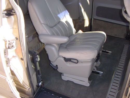 CHRYSLER TOWN & COUNTRY LIMITED HANDICAPPED WHEELCHAIR LIFT VAN LEATHER 99 PICS, US $10,250.00, image 64