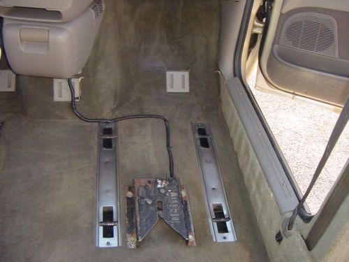 CHRYSLER TOWN & COUNTRY LIMITED HANDICAPPED WHEELCHAIR LIFT VAN LEATHER 99 PICS, US $10,250.00, image 72