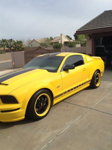 2005 Ford Mustang GT Coupe 2-Door 4.6L, image 4
