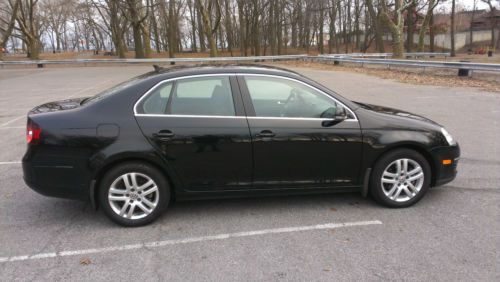 2010 volkswagen jetta tdi sedan 4-door 2.0l 30,000 one owner miles