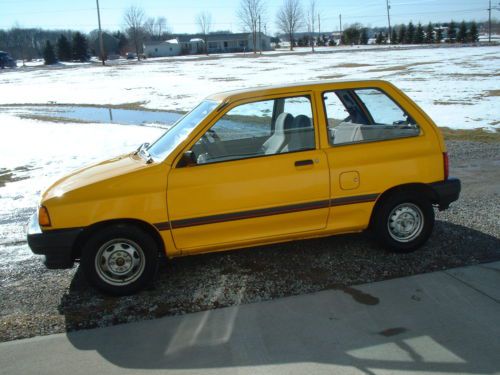 1991 Ford Festiva GL Hatchback 2-Door 1.3L, image 2