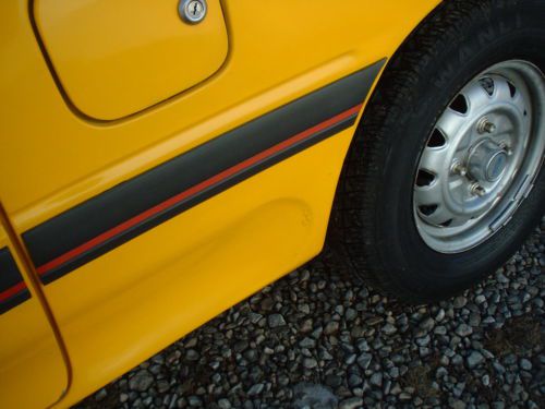 1991 Ford Festiva GL Hatchback 2-Door 1.3L, image 3