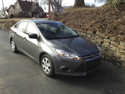 2012 ford focus s no reserve!