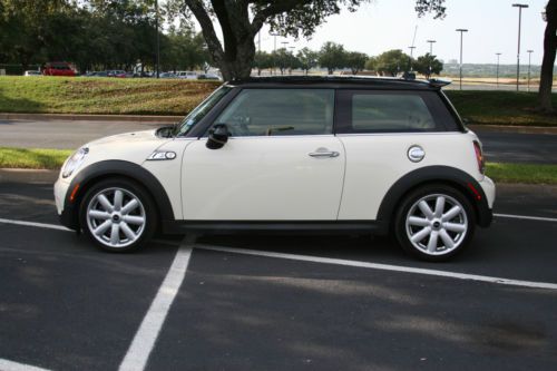 Perfect color combo! pepper white &amp; tan leather!