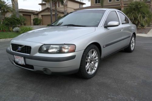 Volvo s60 2.5t 2004 turbo 4 door sedan low mileage great condition