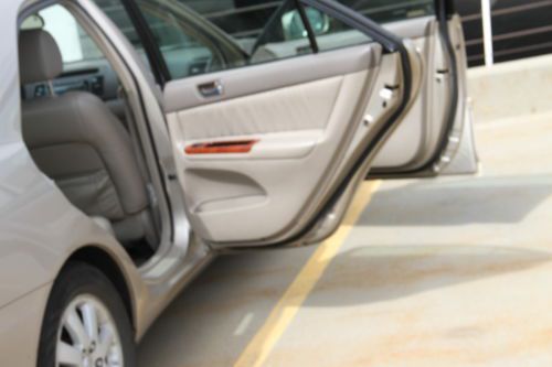 Toyota Camry XLE (leather, Sunroof, 6 Disc Changer), image 5