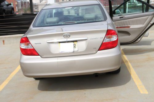 Toyota Camry XLE (leather, Sunroof, 6 Disc Changer), image 6