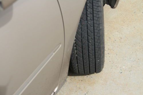 Toyota Camry XLE (leather, Sunroof, 6 Disc Changer), image 13