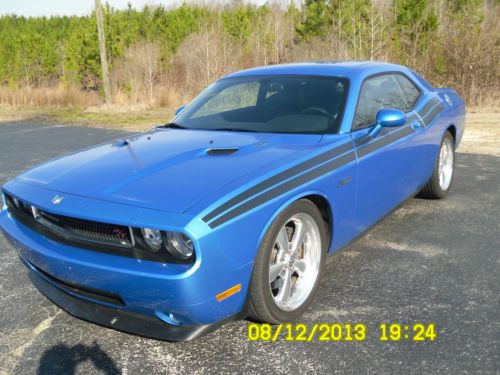 R/t package. 6 speed manual, leather,all power, b5 blue, lowered, side stripes