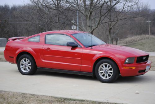 2006  red ford mustang 4.0l v-6