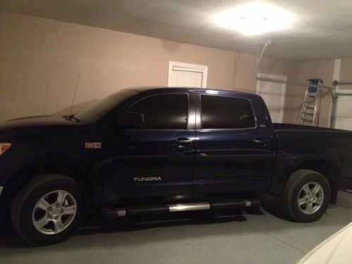 2011 toyota tundra sr5 crew cab pickup 4-door 5.7l