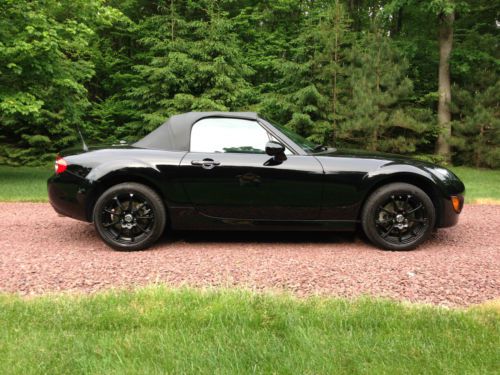 2011 mazda mx-5 miata sport convertible 2-door 2.0l