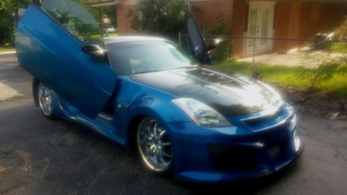 2005 nissan 350z customized enthusiast 2-door 3.5l