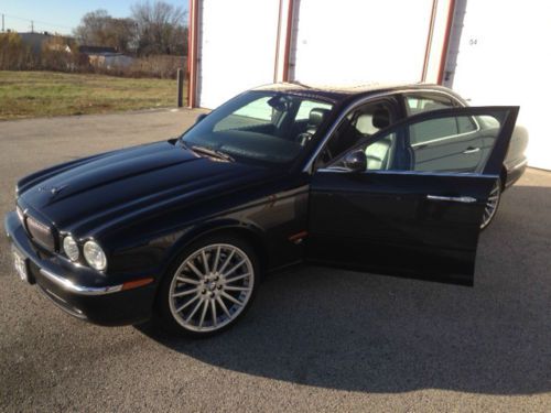 Jaguar xjr v8 supercharge special edition black/ black