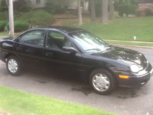 Sale!!! student must have!!! dodge neon 1997, 88500 mls, sedan 4 doors, black!