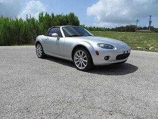 2006 silver sport cloth manual transmission alloy wheels neat fun convertible!