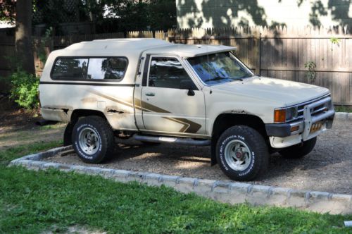 1988 toyota 4 runner 4x4 pickup truck 4 cylinder 5 speed with cap,bedliner nr !