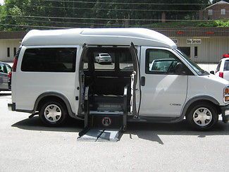 2001 white yf7 upfitter! handicap wheelchair van