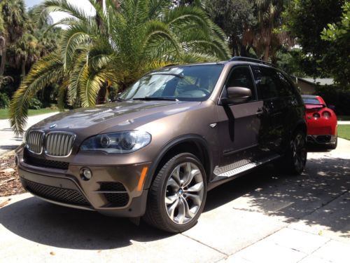 2011 bmw x5 xdrive50i 4.4l, awd!  $71k sticker no reserve!