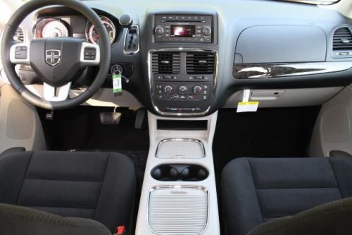 2014 dodge grand caravan sxt