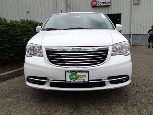 2014 chrysler town & country touring