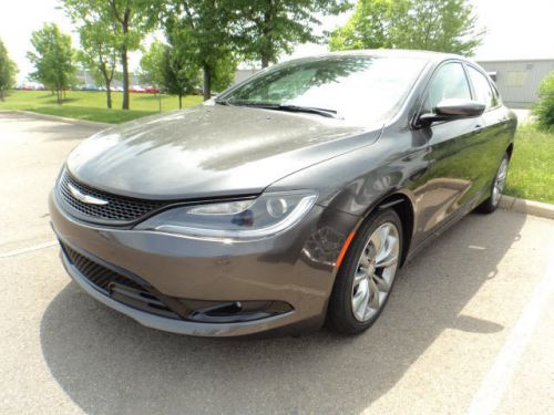 2015 chrysler 200 s