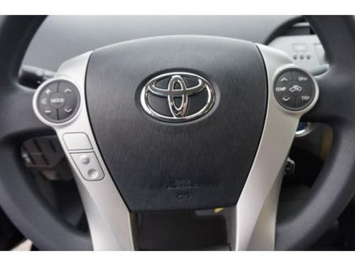 2014 toyota prius two