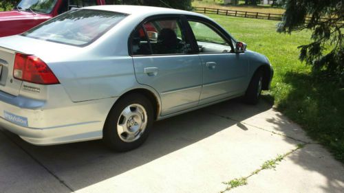 2004 honda civic hybrid (runs but needs transmission fixed)