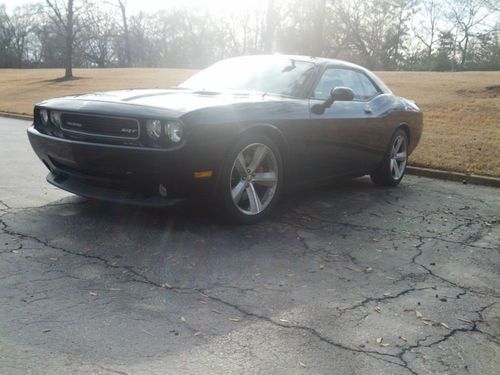 2009 dodge challenger srt8, six (6) speed, coupe, 2-door, 6.1l