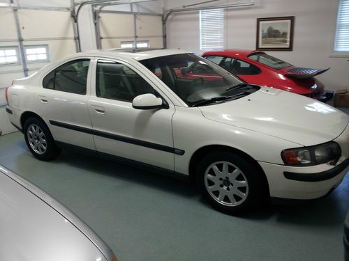 2001 2002 2003 volvo s 60  s60 sedan 4 door safe reliable white great condition!