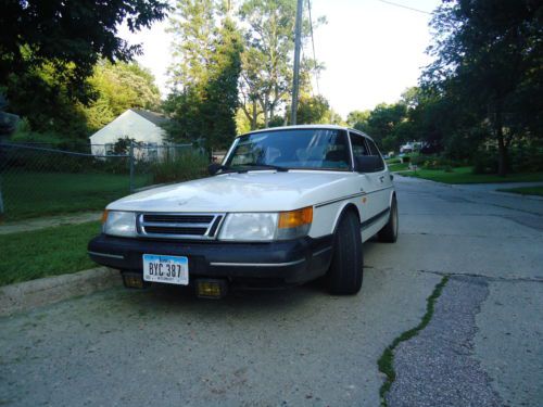 Saab 900s non-turbo 5 speed  for repair or project