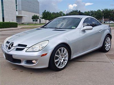 05 clk350, leather seats, am/fm/cd, hard-top convertible, fog lights!